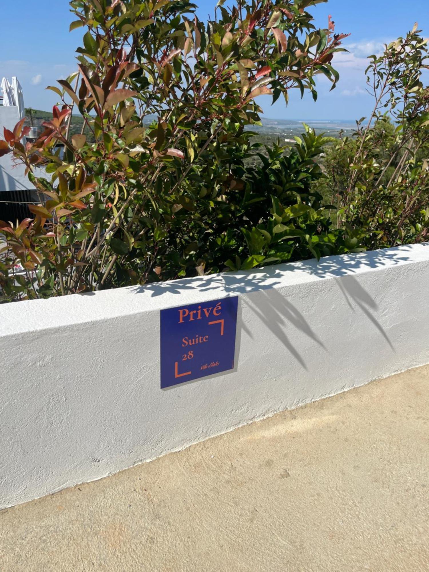 Suite 28 Treilles Bagian luar foto